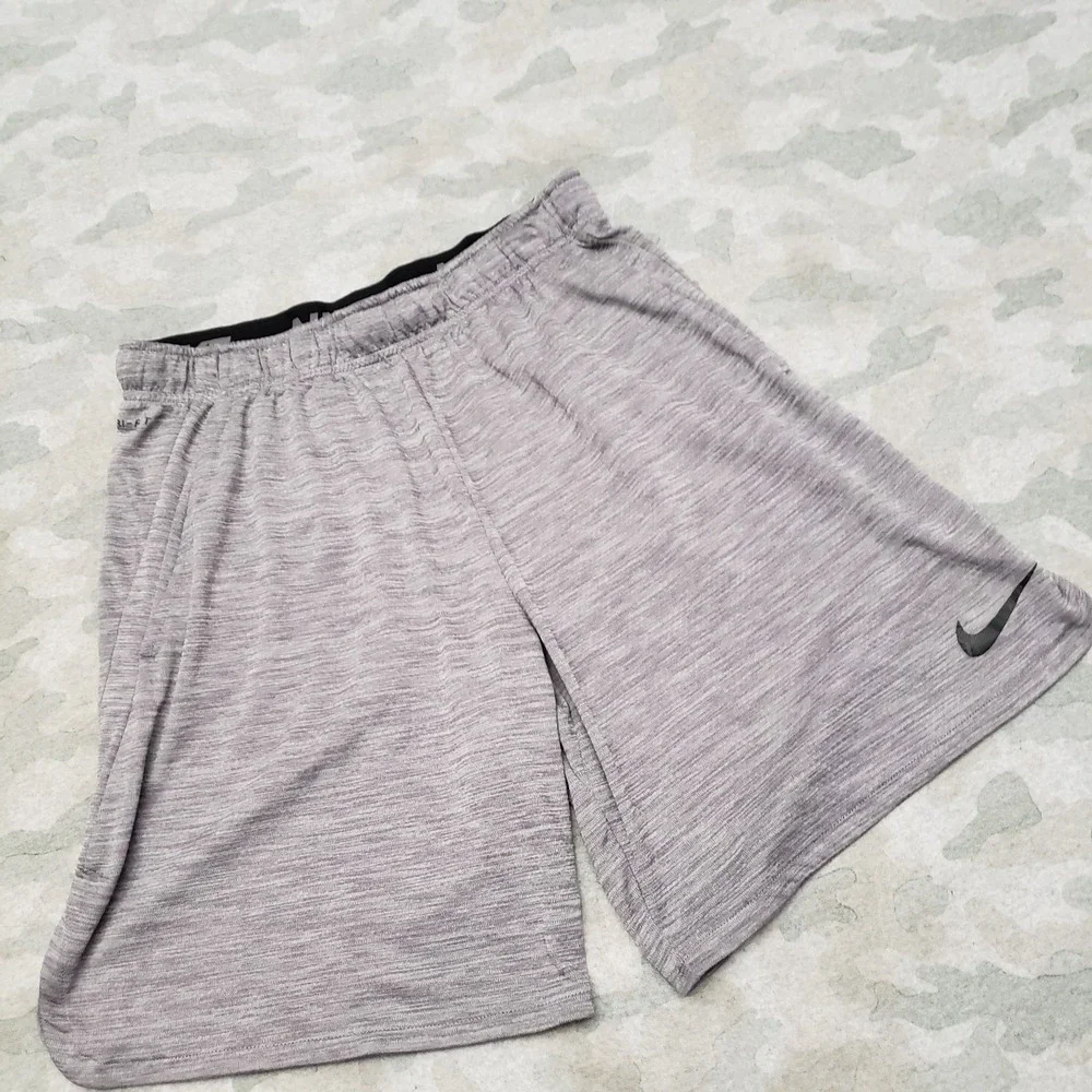 Nike Shorts Mens Large Gray Dri-Fit Drawstring‎ Pockets